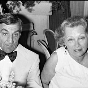 Archives - Lino Ventura et sa femme Odette à la cravache d'or.