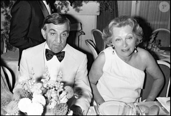 Archives - Lino Ventura et sa femme Odette à la cravache d'or.
