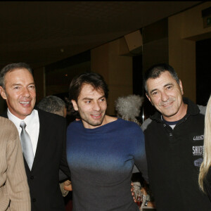 Archives - Bernard Laporte, Tony Gomez, Christophe Dominici et Jean-Marie Bigard avec sa femme à Paris.