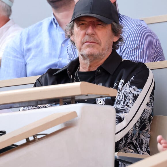 Jean-Luc Reichmann - Célébrités dans les tribunes des Internationaux de France de tennis de Roland Garros 2023 le 6 juin 2023. © Jacovides-Moreau/Bestimage