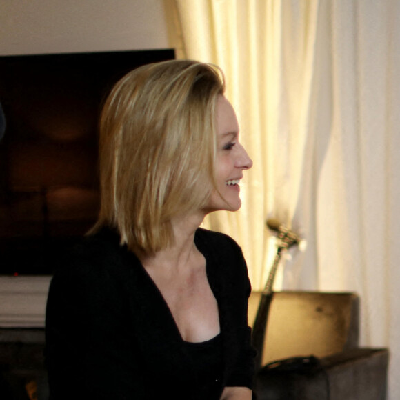 Audrey Crespo-Mara a interrogé de nombreuses personnalités françaises durant ces trois dernières années, mais aussi quelques vedettes internationales
Exclusif - Prix Spécial - Laeticia Hallyday, Audrey Crespo-Mara - Laeticia Hallyday face à Audrey Crespo-Mara lors de l'enregistrement de l'émission "Sept à Huit" qui sera diffusée le 18 octobre 2020 sur TF1 à l'hôtel Costes à Paris, le 13 octobre 2020. © Dominique Jacovides/Bestimage 