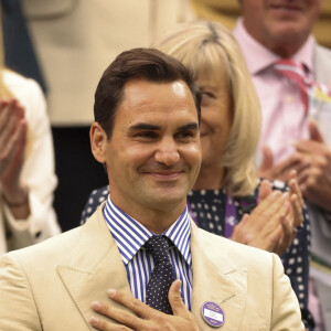 Roger Federer dans les tribunes lors du tournoi de Wimbledon 2023 au All England Lawn Tennis and Croquet Club de Londres, Royaume Uni, le 4 juillet 2023.