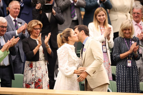 Roger Federer et sa femme Mirka dans les tribunes lors du tournoi de Wimbledon 2023 au All England Lawn Tennis and Croquet Club de Londres, Royaume Uni, le 4 juillet 2023.