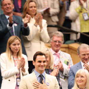 Roger Federer dans les tribunes lors du tournoi de Wimbledon 2023 au All England Lawn Tennis and Croquet Club de Londres, Royaume Uni, le 4 juillet 2023.