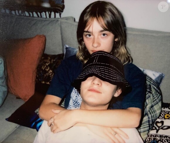 Jack Depp en photo avec Camille Jansen