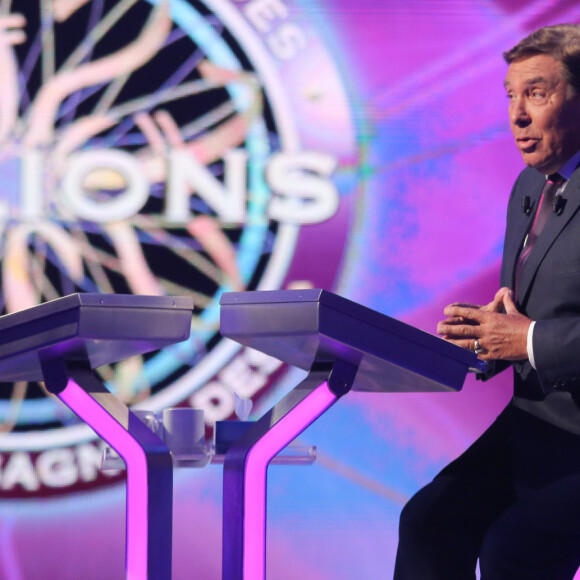 Exclusif - Jean-Pierre Foucault - Enregistrement à l'occasion des 15 ans de l'émission "Qui veut gagner des millions ?" sur TF1 au studio Carrère A de La Plaine Saint-Denis le 31 aout 2015. Cette année, "Qui veut gagner des millions ?" fête ses 15 ans. Le jeu avait fait son apparition le 3 juillet 2000 sur TF1. Pour fêter cet anniversaire, la chaîne fait appel à des champions de jeux télé, qui accompagneront des animateurs dans le but d'obtenir le maximum d'argent pour différentes associations.. A cette occasion, Jean-Pierre Foucault sera lui même soumis aux questions, par l'intermédiaire de Laurence Boccolini, qui tiendra le rôle de l'animatrice le temps d'un questionnaire. L'émission sera diffusée sur TF1 le samedi 5 septembre 2015.