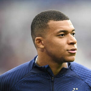 "Mbappé a réagi avec son coeur et ses tripes car il est sensible.", ajoute-t-il
 
Kylian Mbappé - Match de qualifications de l'Euro2024 "France - Grèce (1-0)" au stade de France, le 19 juin 2023.