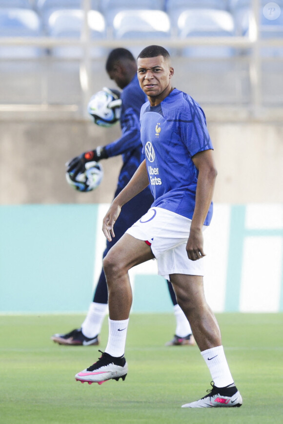 Le journaliste de 75 ans a tenu à donner son avis sur la réaction de Kylian Mbappé
 
Kylian Mbappé lors du match UEFA de qualification du groupe B à l'Euro 2024 opposant Gibraltar à la France au stade de l'Algarve à Faro-Loulé, Portigal, le 16 juin 2023. La France a gagné 3-0. © Atlantico/Panoramic/Bestimage