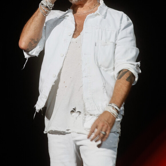 Exclusif - Pascal Obispo - Enregistrement de l'émission "Les chansons de l'été" dans les Arènes de Nîmes, présentée par N.Aliagas et diffusée le 17 juin sur TF1 © Bruno Bebert-Christophe Clovis / Bestimage 