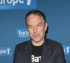 "Merci à tous et toutes pour ces quatre belles saisons ! Merci à la formidable équipe qui oeuvre dans l'ombre", a-t-il lancé.
Philippe Vandel - Conférence de rentrée de la radio Europe 1 à Paris le 6 septembre 2018. © Coadic Guirec/Bestimage