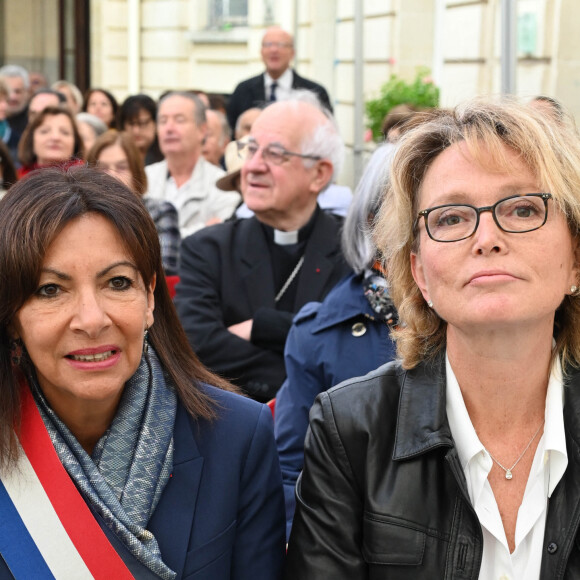 Anne Hidalgo, maire de Paris et Claude Chirac lors de l'inauguration de la cour d'honneur Jacques Chirac au sein de la Mairie du 5ème arrondissement de Paris. © Coadic GUIREC / Bestimage