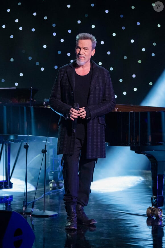 Exclusif - Prix Spécial - Florent Pagny lors de l'enregistrement de l'émission "Symphonie pour la vie, Spéciale Pièces Jaunes" aux Folies Grüss à Paris, diffusée le 4 février sur France 3. Le 12 janvier 2022 © Cyril Moreau / Bestimage