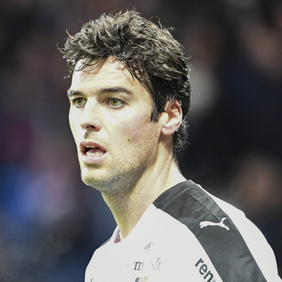 Yoann Gourcuff célèbre ses 37 ans.
Yoann Gourcuff - Karine Ferri encourage son compagnon Yoann Gourcuff lors du match Psg-Rennes au Parc des Princes à Paris (victoire 4-0 du Psg) © Pierre Perusseau/Bestimage