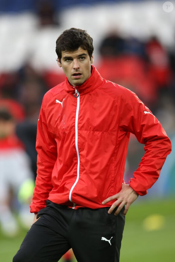 Yoann Gourcuff - People au match de football "PSG - Rennes" au Parc des Princes à Paris. Le 29 avril 2016 © Cyril Moreau / Bestimage  People at the soccer game "PSG - Rennes" at Parc des Princes in Paris. On april 29th 2016