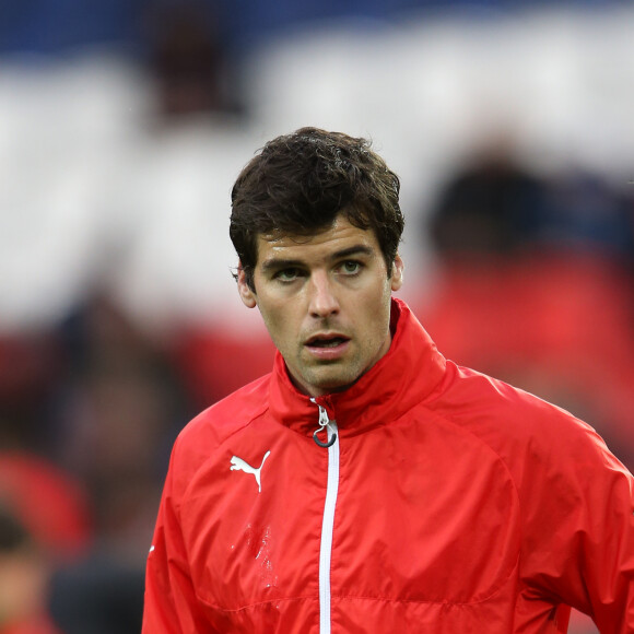 Yoann Gourcuff - People au match de football "PSG - Rennes" au Parc des Princes à Paris. Le 29 avril 2016 © Cyril Moreau / Bestimage  People at the soccer game "PSG - Rennes" at Parc des Princes in Paris. On april 29th 2016