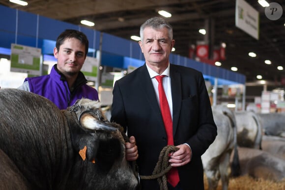 Jean Lassalle assiste à la 59ème édition du salon de l'agriculture au parc des expositions de la porte de Versailles à Paris, France, le 2 mars 2023. © Lionel Urman/Bestimage