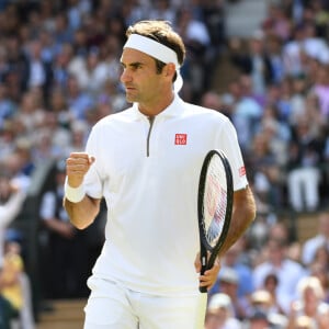 Et il a déjà eu la chance de prendre des cours de tennis avec son idole, Roger Federer ! 
Finale homme du tournoi de Wimbledon "Novak Djokovic - Roger Federer (7/6 - 1/6 - 7/6 - 4/6 - 13/12)" à Londres. Catherine (Kate) Middleton, duchesse de Cambridge, est venue remettre les trophées aux joueurs. Londres, le 14 juillet 2019. 
