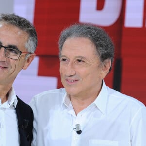 Exclusif - Laurent Jalabert et Michel Drucker - Enregistrement de l'émission "Vivement Dimanche Prochain" spécial Tour de France au studio Gabriel, à Paris, France, le 21 août 2019 . Diffusion le 25/08/2019 sur France 2. © Guillaume Gaffiot/Bestimage