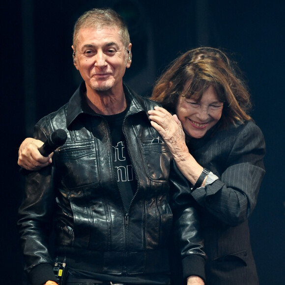 Il a rendu hommage à son amie
Rétro - La chanteuse et actrice Jane Birkin s'est éteinte à l'âge de 76 ans - Jane Birkin et Etienne Daho sur la scène du festival des Francofolies à la Rochelle