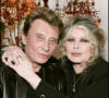 Il étaient à Saint-Tropez, au domicile de l'actrice Brigitte Bardot,
Johnny Halliday et Brigitte Bardot en 2004.