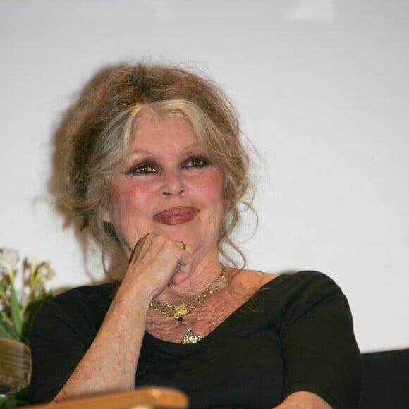 Brigitte Bardot lors de la 6ème édition du Festival de la fiction TV à Saint-Tropez, le 18 septembre 2004. © Frédéric Piau/Bestimage