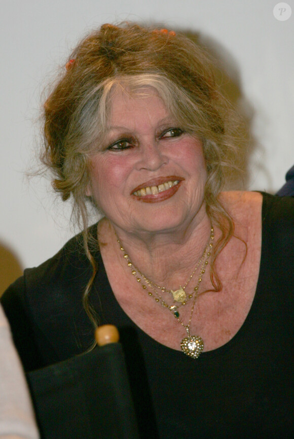 Brigitte Bardot lors de la 6ème édition du Festival de la fiction TV à Saint-Tropez, le 18 septembre 2004. © Frédéric Piau/Bestimage