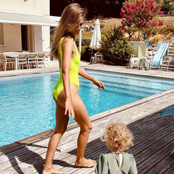 Ce jeudi 20 juillet 2023, Ophélie Meunier a partagé de belles images de ses vacances via son feed Instagram.