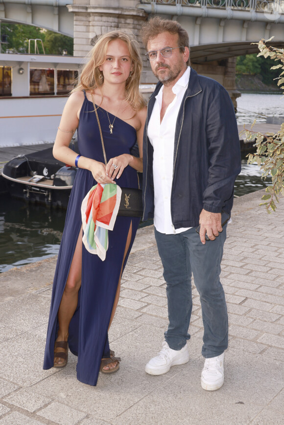 Kina Hénon et son père Stéphane Hénon - People au Trophée de la Pétanque Gastronomique à Paris Yacht Marina le 21 juin 2022. © Christophe Aubert via Bestimage