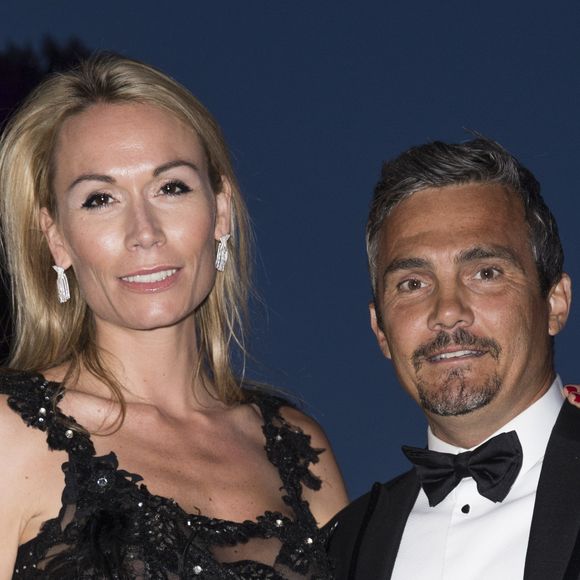 Pas de quoi gêner Richard Virenque et Marie-Laure, toujours aussi amoureux !

Richard Virenque et sa compagne Marie-Laure - Soirée de Grisogono à l'hôtel Eden Roc au Cap d'Antibes lors du 68ème Festival International du film de Cannes. Le 19 mai 2015