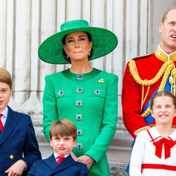 Ses parents ont publié une photo de lui inédite.
Le prince George, le prince Louis, la princesse Charlotte, Kate Catherine Middleton, princesse de Galles, le prince William de Galles - La famille royale d'Angleterre sur le balcon du palais de Buckingham lors du défilé "Trooping the Colour" à Londres. Le 17 juin 2023 