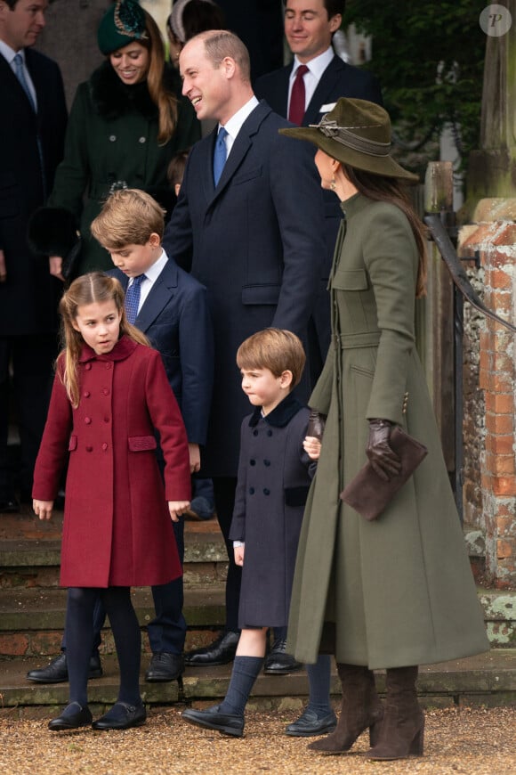 La famille royale d'Angleterre assiste au service religieux de Noël à l'église St Mary Magdalene à Sandringham, Norfolk le 25 décembre 2022. 