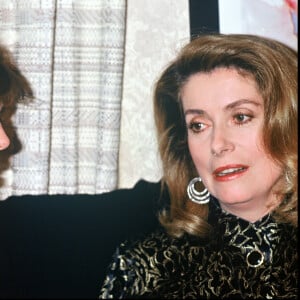 Jane Birkin et Catherine Deneuve en 1990.