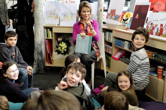 La princesse Mathilde de Belgique a fait la lecture à de jeunes bruxellois, le 3 mars 2010