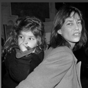 La fille que l'artiste décédée à 76 ans a eue avec Jacques Doillon a eu des très beaux mots.
Lou Doillon poste une belle photo d'elle avec sa mère Jane Birkin