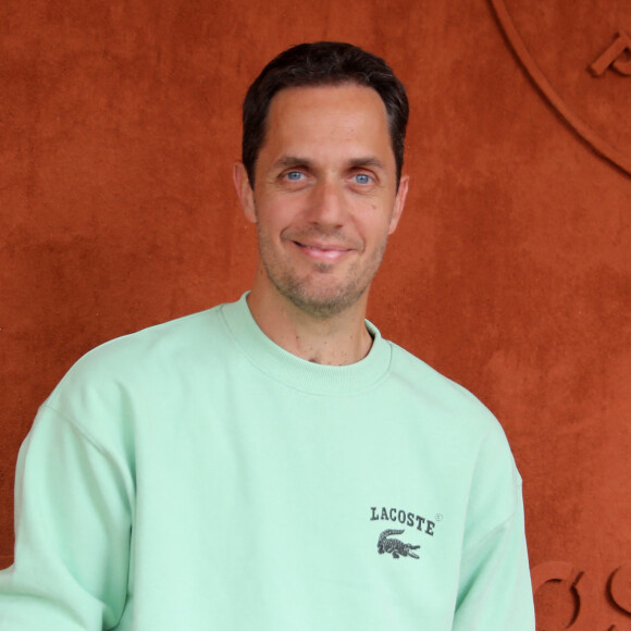Grand Corps Malade, qui fete son anniversaire ce lundi, est en couple avec Julia.
Grand Corps Malade (Fabien Marsaud) au village lors des Internationaux de France de Tennis de Roland Garros à Paris, France. © Dominique Jacovides/Bestimage 