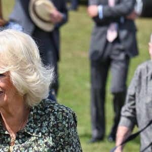 Le roi Charles III d'Angleterre et Camilla Parker Bowles, reine consort d'Angleterre, au Sandringham Flower Show à Sandringham House (Norfolk), le 26 juillet 2023.