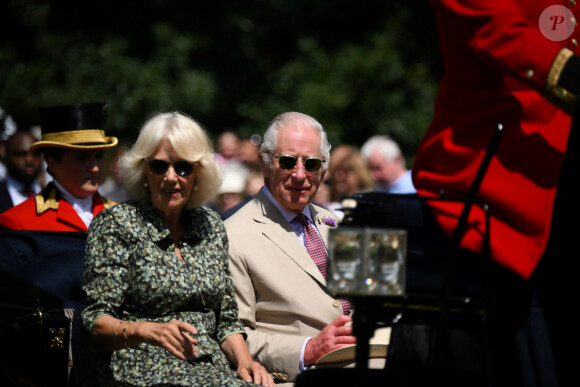 Le roi Charles III d'Angleterre et Camilla Parker Bowles, reine consort d'Angleterre, au Sandringham Flower Show à Sandringham House (Norfolk), le 26 juillet 2023. 