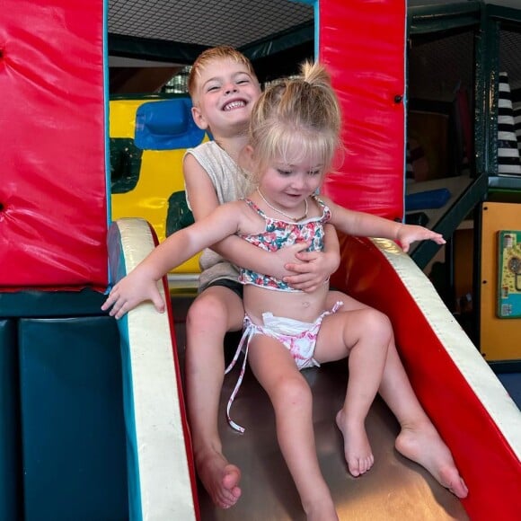 Jessica Thivenin et sa famille en Turquie.