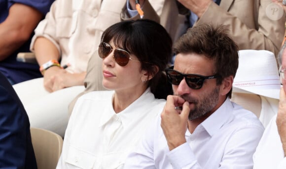 Nolwenn Leroy et son compagnon Arnaud Clément dans les tribunes lors des Internationaux de France de Tennis de Roland Garros 2022. Paris, le 5 juin 2022. © Dominique Jacovides/Bestimage