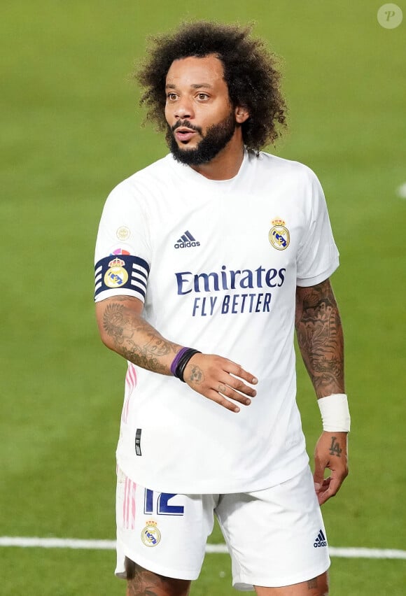 En mettant son pied en opposition, l'ancien joueur du Real Madrid a blessé Luciano Sanchez.
Marcelo - Match de football en Liga : Le Real Madrid est à égalité avec Seville 2-2 au Stade Alfredo-Di-Stéfano le 9 mai 2021. © Acero/Alterphotos/Panoramic / Bestimage