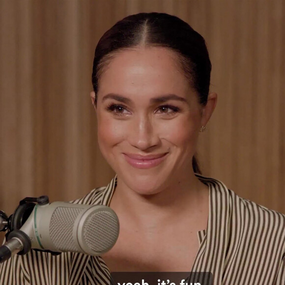 Souriant, portant des tenues beiges assorties, les tourtereaux ne semblent pas se soucier du moindre bruit de couloir concernant leur amour.
Meghan Markle, duchesse de Sussex, enregistre des podcasts pour Spotify.