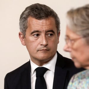 La première ministre, Elisabeth Borne, Gérald Darmanin, ministre de l'Intérieur et des Outre-mer lors d'une conférence de presse à la suite d'un Comité Interministériel à la Sécurité routière à l'hôtel de Matignon, à Paris, France, le 17 juillet 2023 © Stéphane Lemouton/Bestimage 