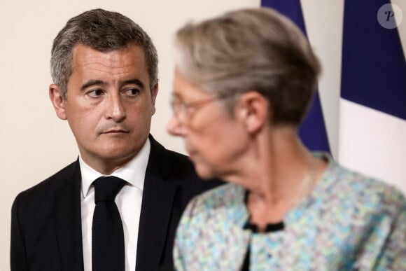 La première ministre, Elisabeth Borne, Gérald Darmanin, ministre de l'Intérieur et des Outre-mer lors d'une conférence de presse à la suite d'un Comité Interministériel à la Sécurité routière à l'hôtel de Matignon, à Paris, France, le 17 juillet 2023 © Stéphane Lemouton/Bestimage 