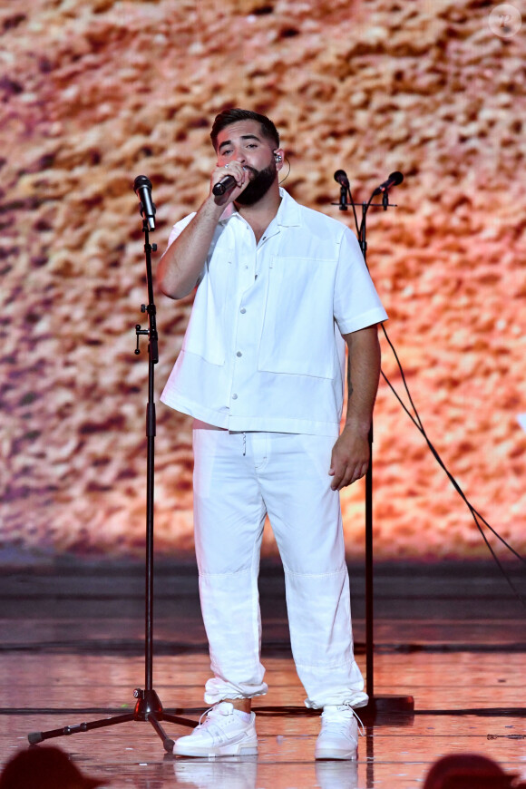 Parmi eux, il y a Carmen, 93 ans, résidente d'un Ehpad.
Exclusif - Kendji Girac - Enregistrement de l'émission "La chanson de l'année" dans les Arènes de Nîmes, présentée par N.Aliagas et diffusée le 17 juin sur TF1 © Bruno Bebert-Christophe Clovis / Bestimage 