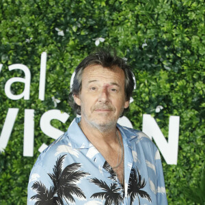 Jean-Luc Reichmann au photocall de la série "Leo Mattei, Brigade des mineurs" lors du 62ème Festival de Télévision de Monte-Carlo, à Monaco, le 19 juin 2023. © Denis Guignebourg/BestImage