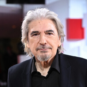 Exclusif - Serge Lama - Enregistrement de l'émission "Vivement Dimanche" présentée par M.Drucker et diffusée le 31 octobre sur France 2. Le 27 octobre 2021 © Guillaume Gaffiot / Bestimage 