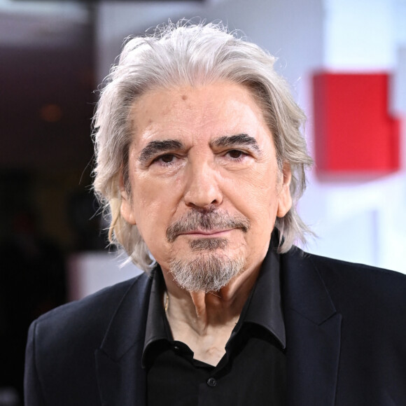 Exclusif - Serge Lama - Enregistrement de l'émission "Vivement Dimanche" présentée par M.Drucker et diffusée le 31 octobre sur France 2. Le 27 octobre 2021 © Guillaume Gaffiot / Bestimage 