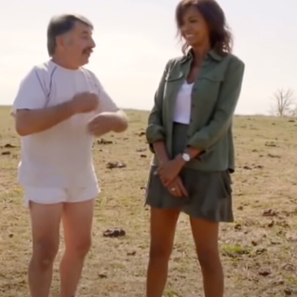 Ici aux côtés de Karine Le Marchand.