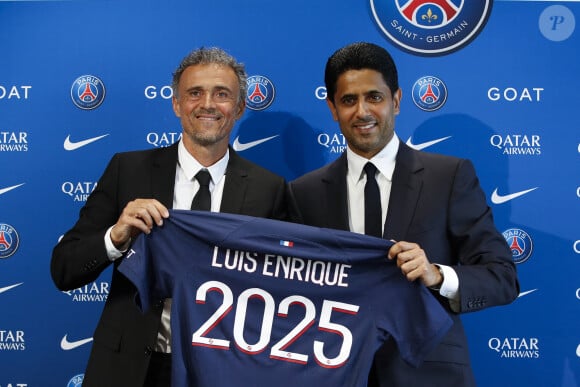 Luis Enrique et Nasser Al Khelaifi - Conférence de presse avec le nouvel entraîneur de l'équipe de football du PSG à Paris. Le 5 juillet 2023 © Michael Baucher / Panoramic / Bestimage