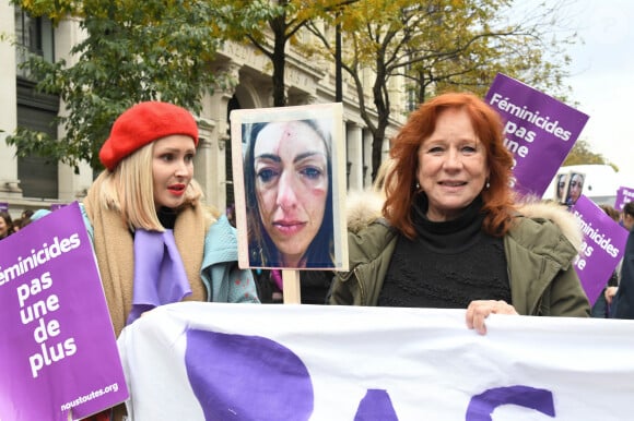 Tatiana-Laurence Delarue et Eva Darlan - De nombreuses artistes et personnalités marchent contre les violences sexistes et sexuelles de place de l'Opéra jusqu'à la place de la Nation à Paris le 23 Novembre 2019 © Coadic Guirec / Bestimage 